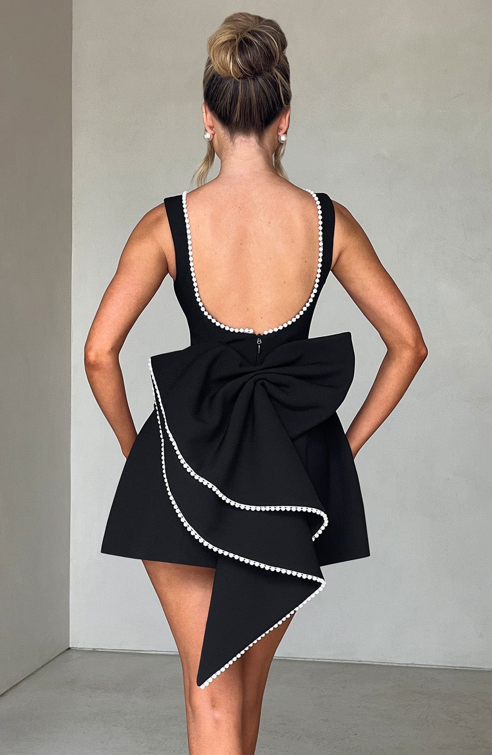 Madeleine | Damen Elegantes Mini Hochzeitsgast Kleid mit Schleife