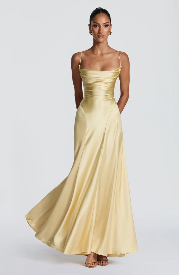 Emilia | Damen Glänzendes Rückenfreies Abendkleid