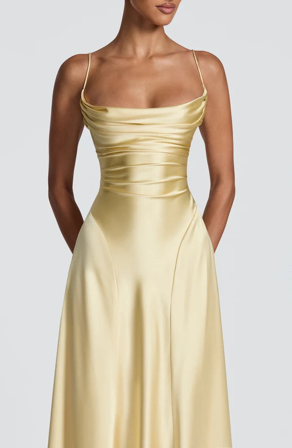 Emilia | Damen Glänzendes Rückenfreies Abendkleid