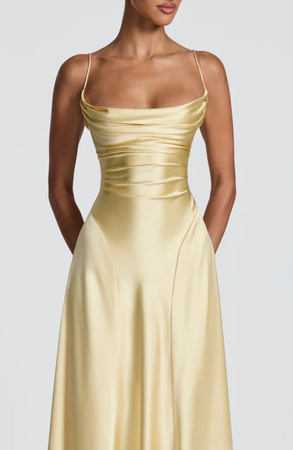 Emilia | Damen Glänzendes Rückenfreies Abendkleid