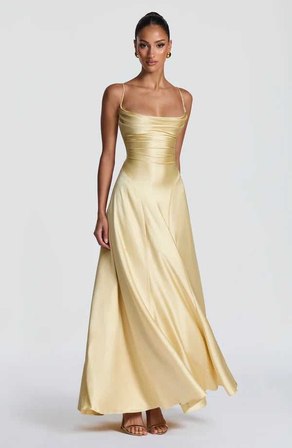 Emilia | Damen Glänzendes Rückenfreies Abendkleid