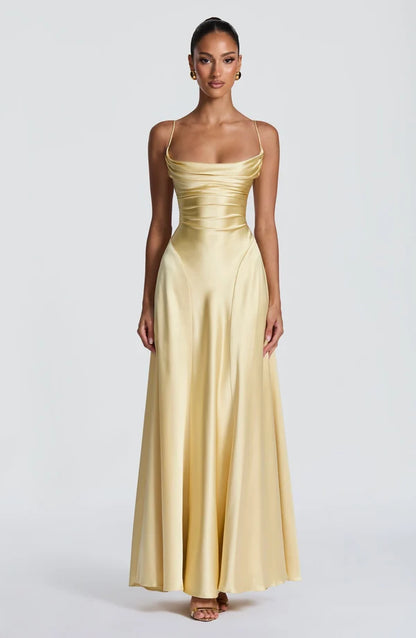 Emilia | Damen Glänzendes Rückenfreies Abendkleid