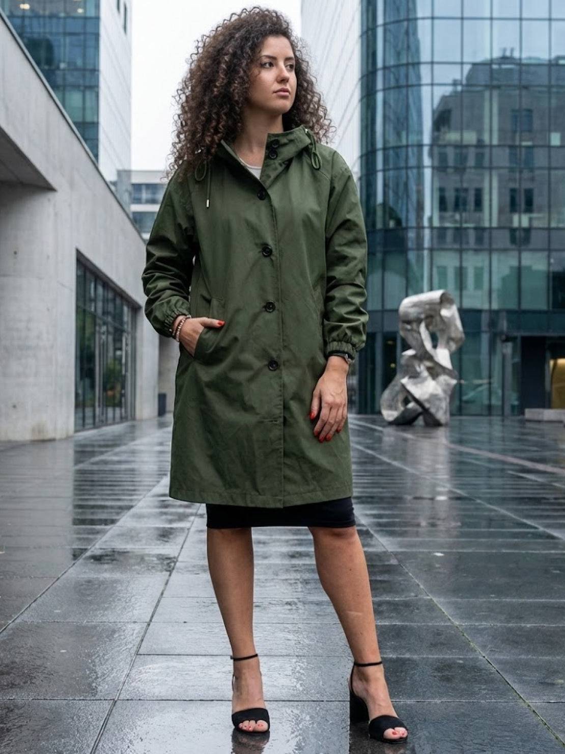 Franziska | Damen Funktionale Knopf-Regenjacke mit Kapuze