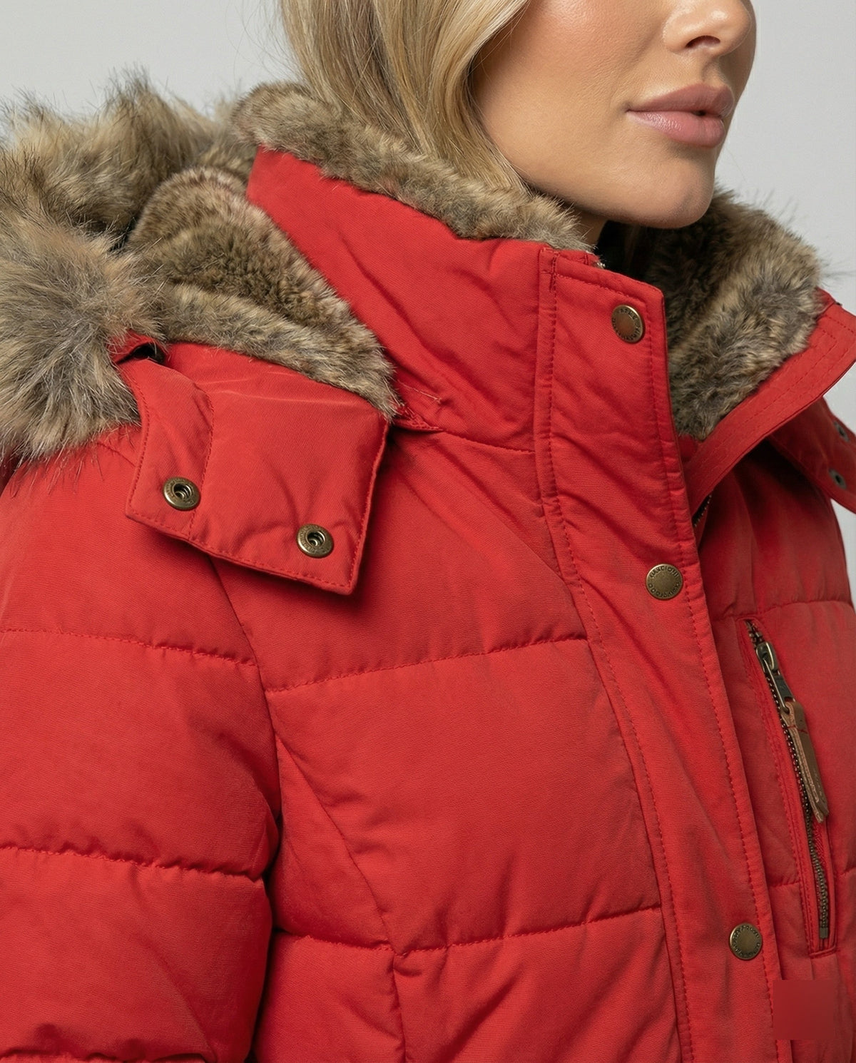 Julia | Damen Gesteppte Winterjacke mit Kapuze und Fellbesatz