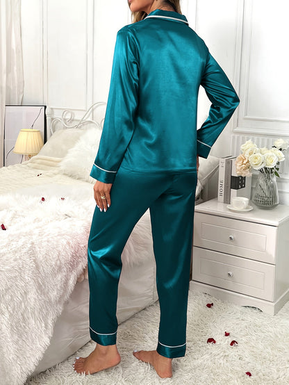 Karin | Damen Glänzendes Langärmliges Pyjama-Set mit Knopfleiste