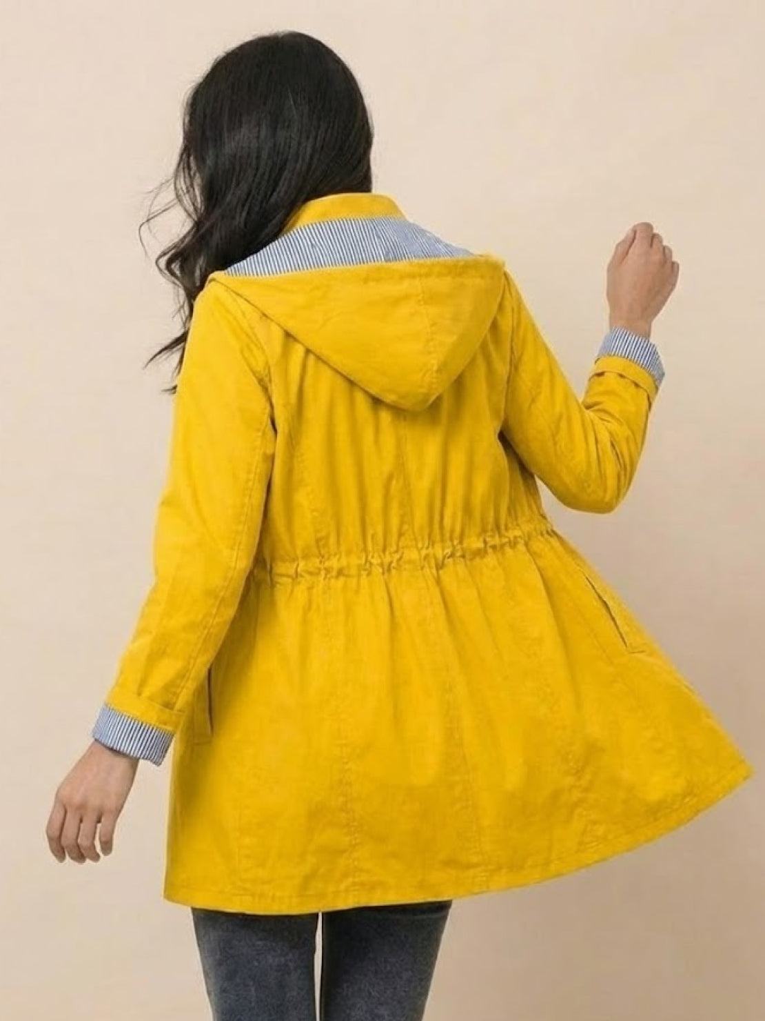 Karin | Damen Wasserabweisende Kapuzenjacke mit Knöpfen