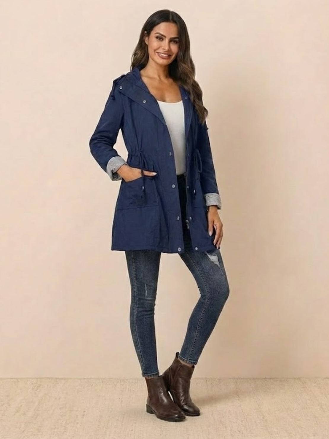Karin | Damen Wasserabweisende Kapuzenjacke mit Knöpfen