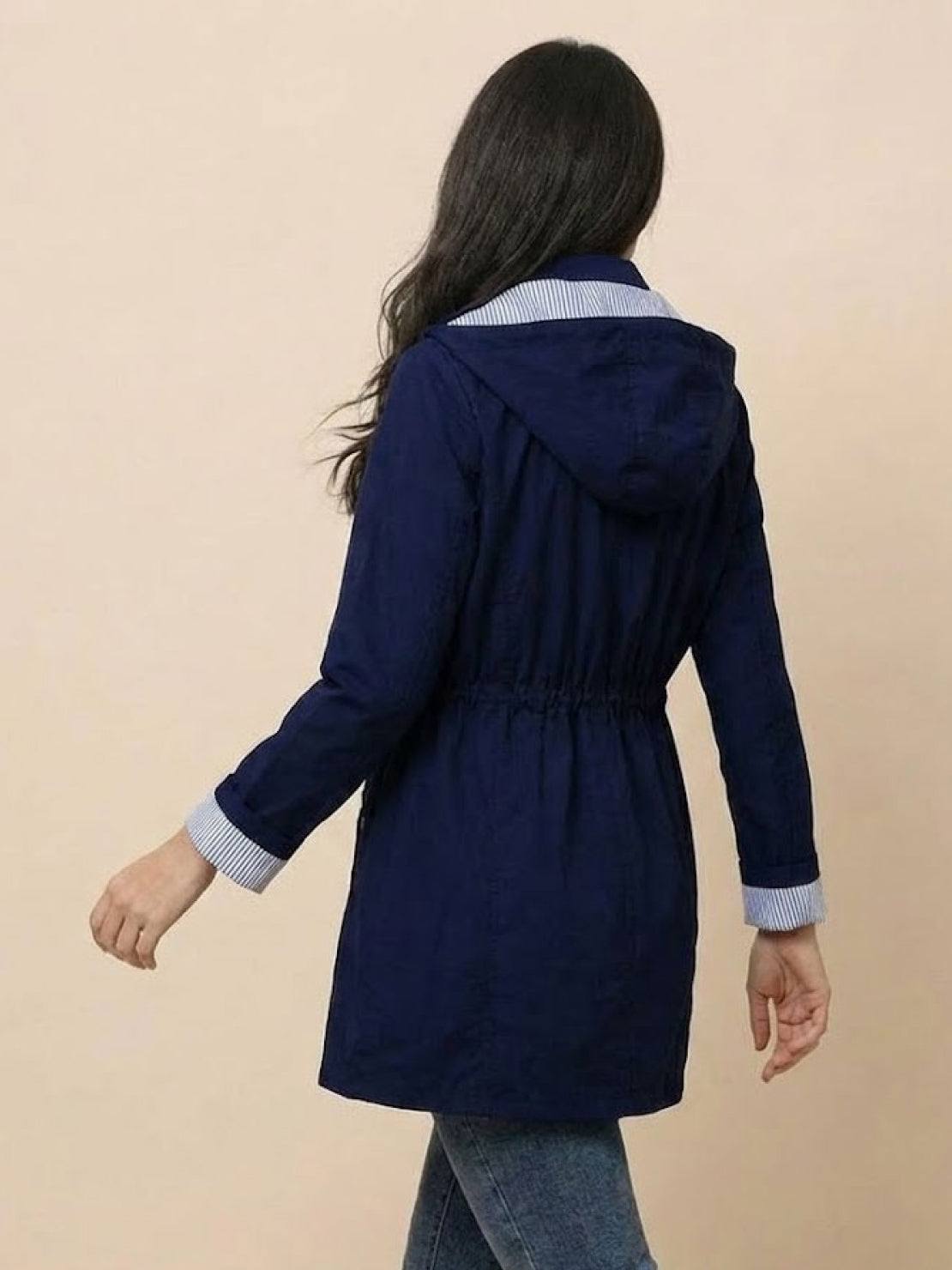 Karin | Damen Wasserabweisende Kapuzenjacke mit Knöpfen