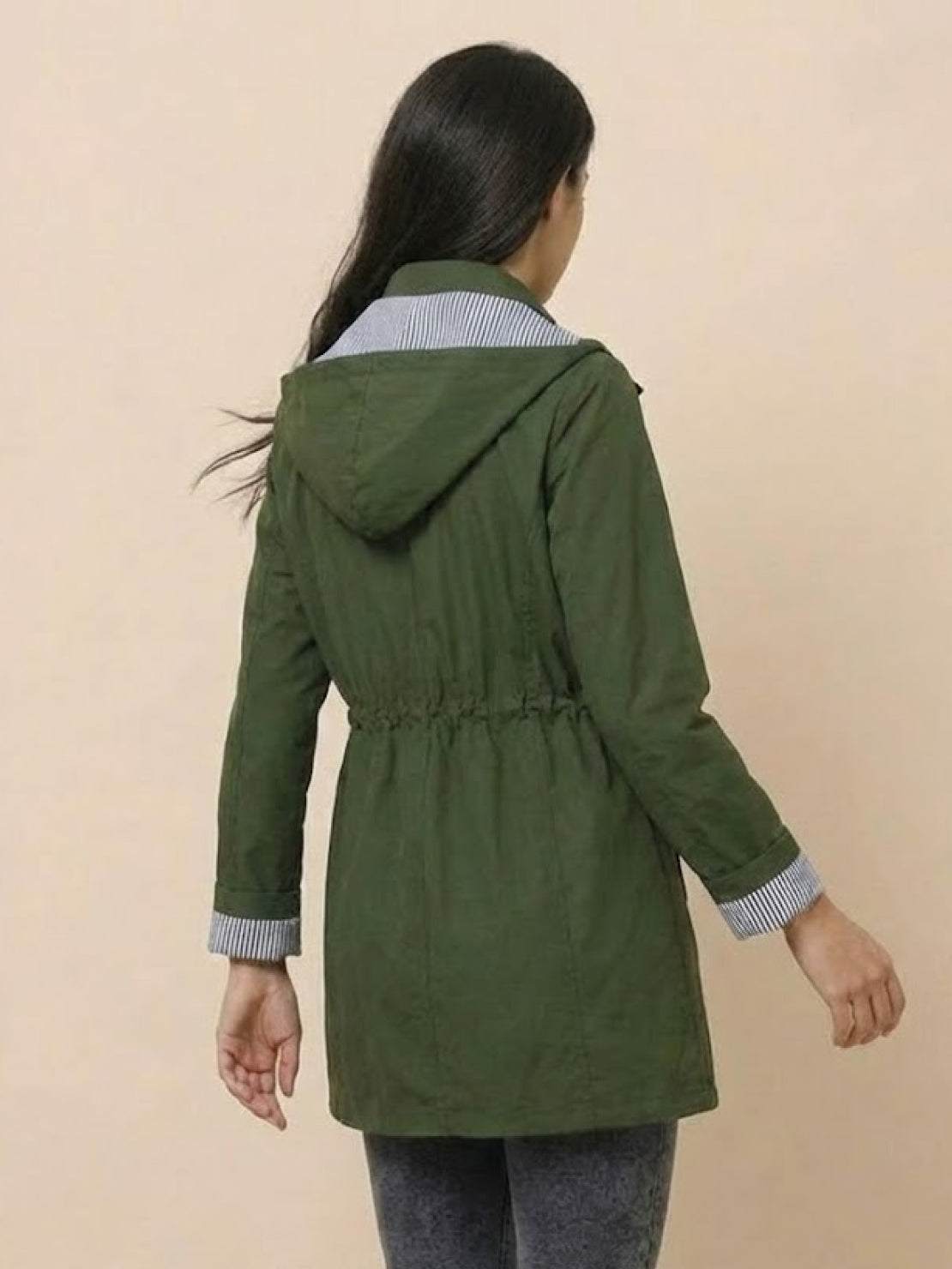 Karin | Damen Wasserabweisende Kapuzenjacke mit Knöpfen