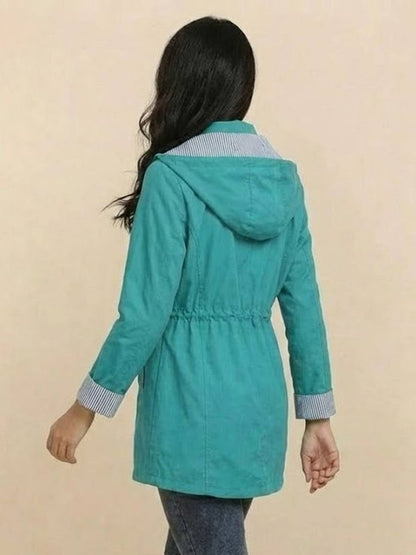 Karin | Damen Wasserabweisende Kapuzenjacke mit Knöpfen